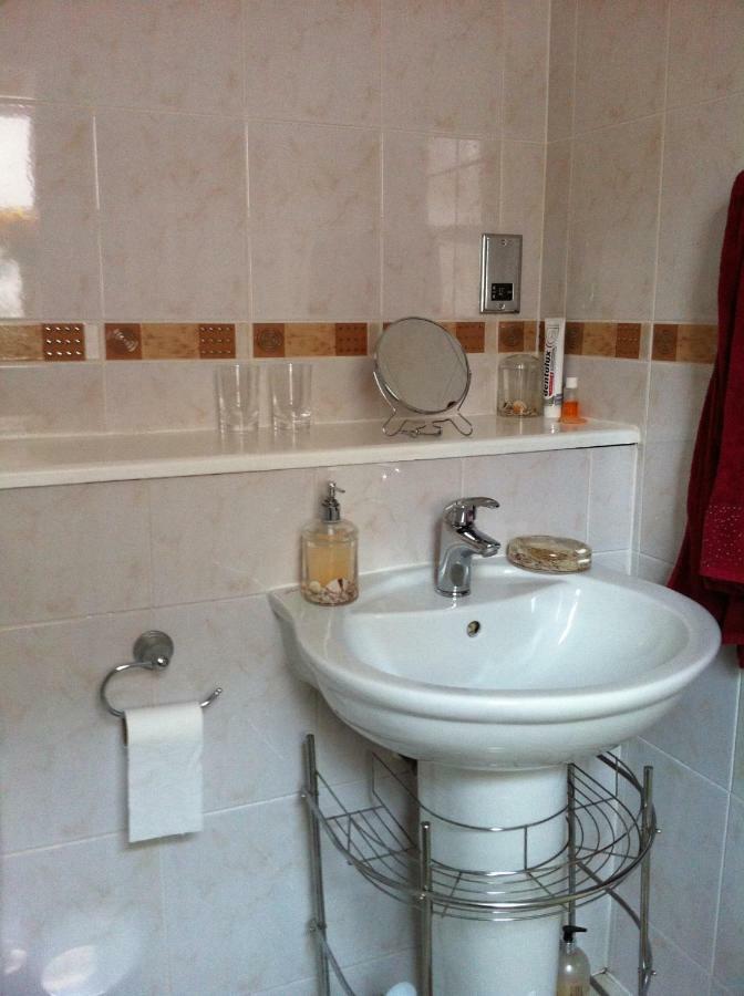 Gala Rooms Homestay - Free Parking Единбург Екстериор снимка
